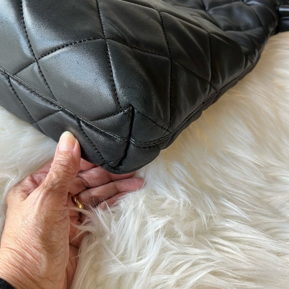 MK vintage quilted lambskin leather purse GUC - Picture 8 of 9